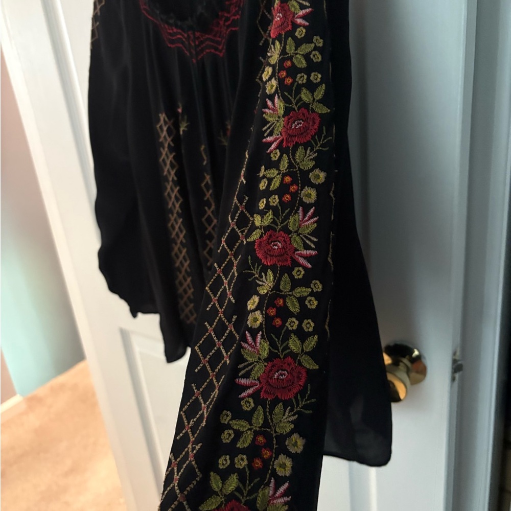 J. Jill Black Floral Embroidered Blouse - Picture 4 of 7
